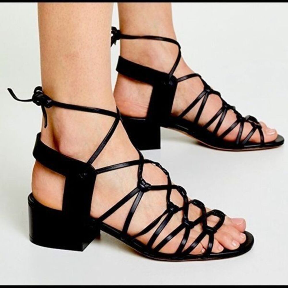 Vince Vero Cuoio Leather Lace Up Block Heel Sandals in Black. Size 7